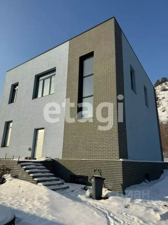 Дом в Красноярский край, Красноярск Скальная ул., 20 (256 м) - Фото 1