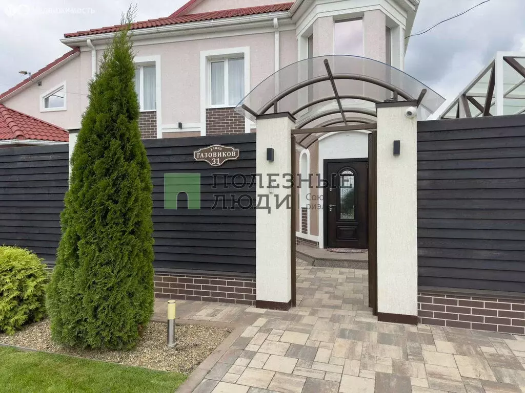 Дом в Белгород, улица Газовиков (229.4 м) - Фото 0