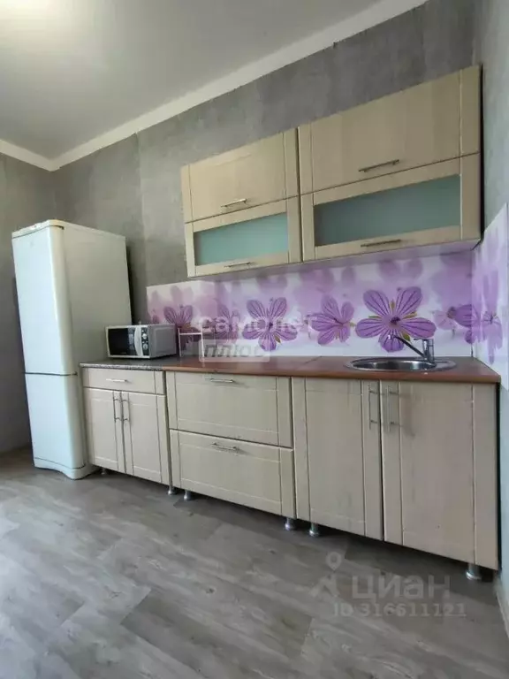 2-к кв. Астраханская область, Астрахань ул. Куликова, 83к1 (64.0 м) - Фото 0