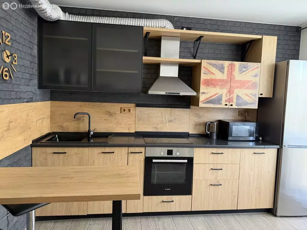 2-комнатная квартира: Екатеринбург, улица 8 Марта, 167 (65 м) - Фото 1