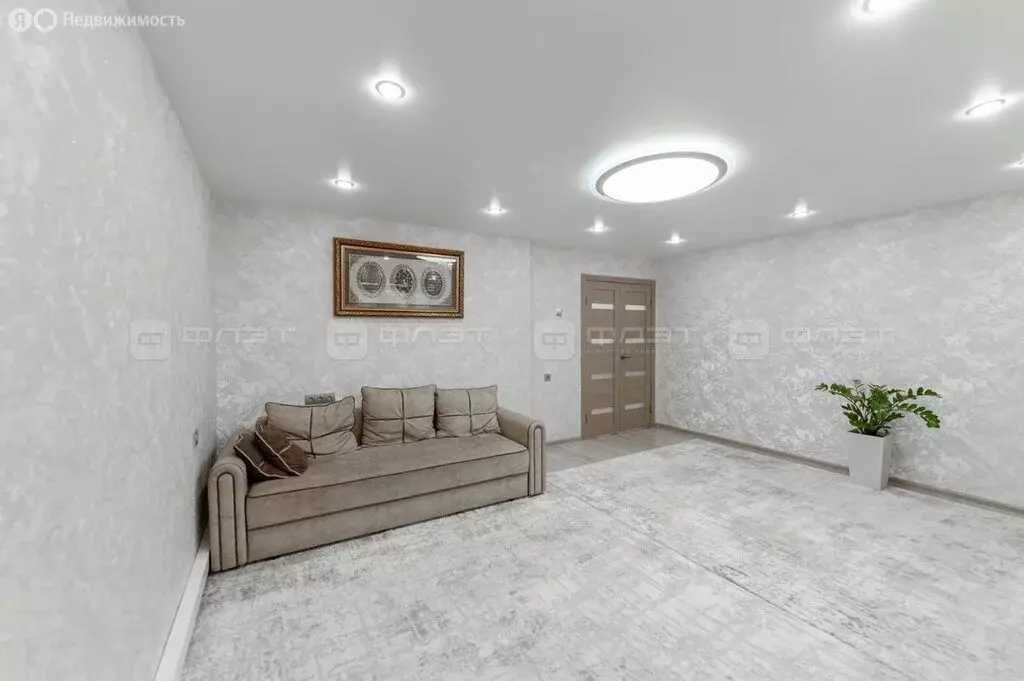 3-комнатная квартира: Казань, улица Карбышева, 65 (81.5 м) - Фото 1
