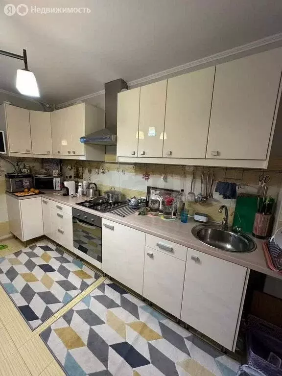 3-комнатная квартира: Калининград, улица Генерала Челнокова, 40 (79 м) - Фото 1
