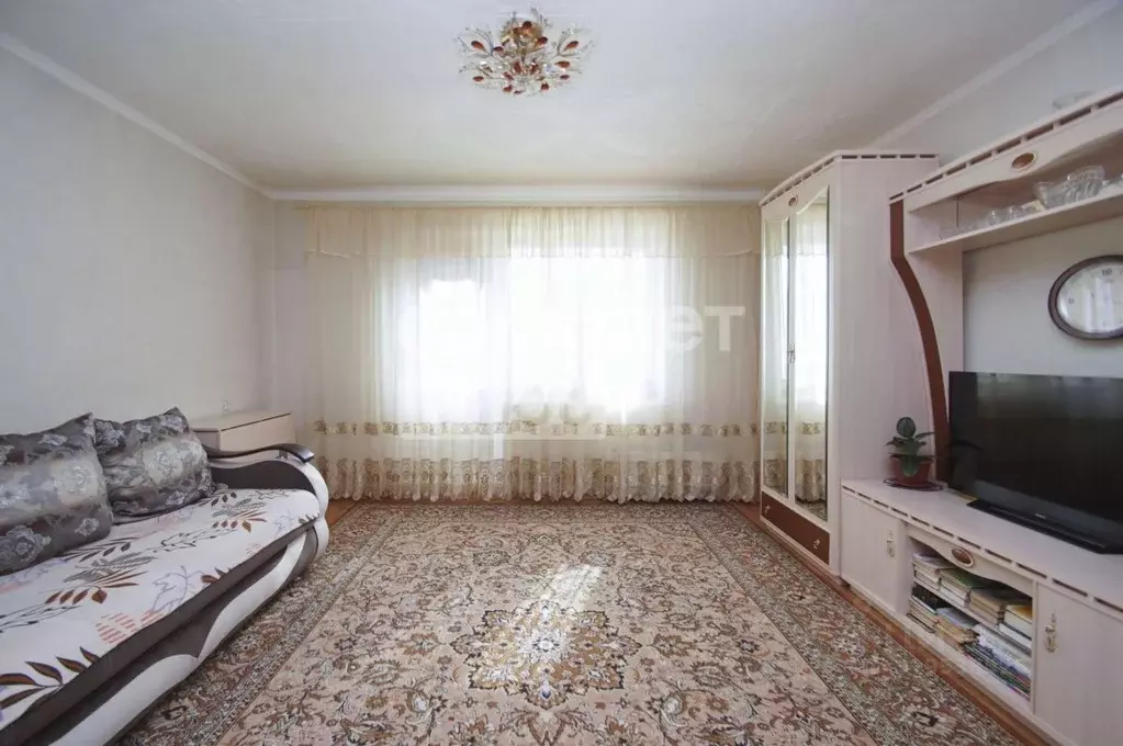 4-к кв. Омская область, Омск ул. Дмитриева, 15 (77.2 м) - Фото 0