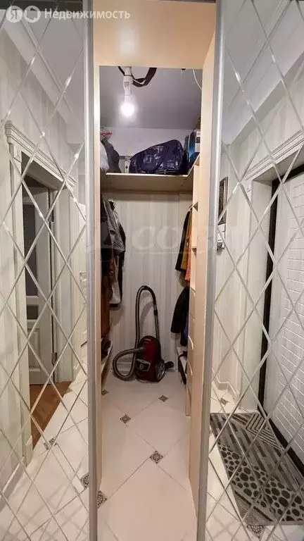 3-комнатная квартира: Каспийск, улица Магомедали Магомеджановa, 39 (80 ... - Фото 1