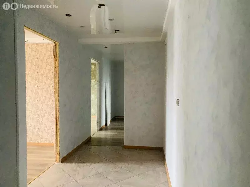 3-комнатная квартира: Санкт-Петербург, территория Горелово, улица ... - Фото 1