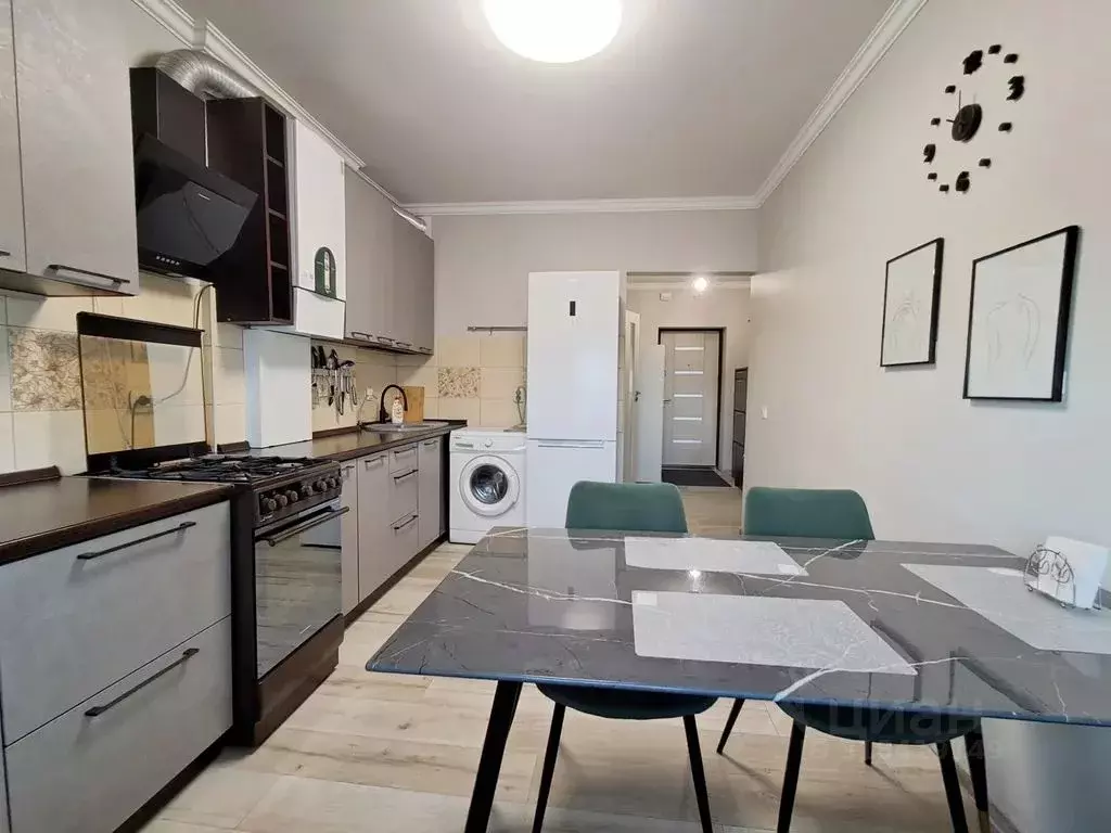 1-к кв. Калининградская область, Калининград ул. Горького, 170 (50.0 ... - Фото 1