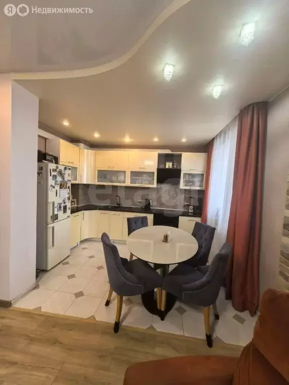 3-комнатная квартира: Чита, улица Курнатовского, 70 (71.8 м) - Фото 0