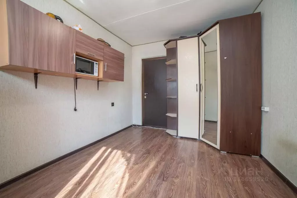 Комната Свердловская область, Екатеринбург ул. Викулова, 46 (11.2 м) - Фото 0