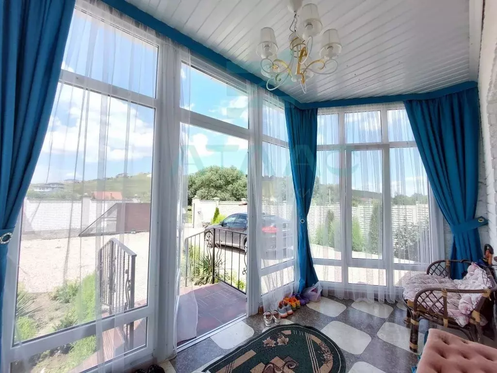 Дом в Крым, Симферопольский район, с. Доброе ул. Лесная, 102 (185 м) - Фото 1