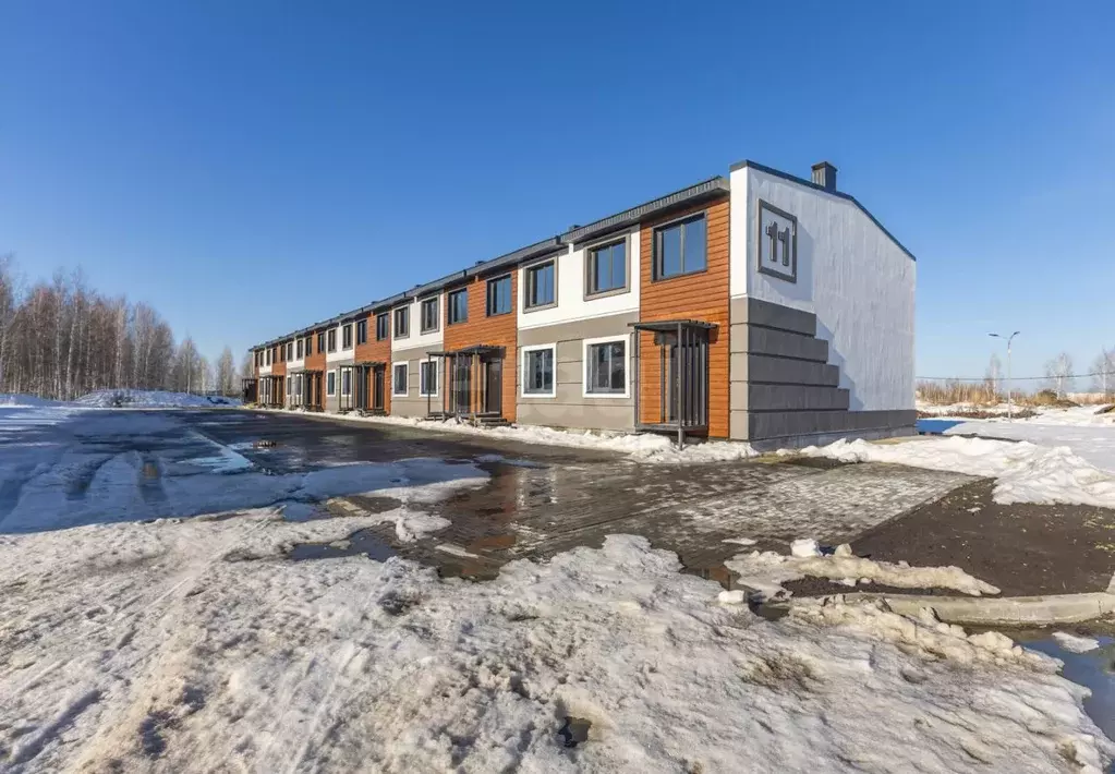 Таунхаус в Курганская область, Курган Заозерный жилрайон, 15-й мкр, 11 ... - Фото 1