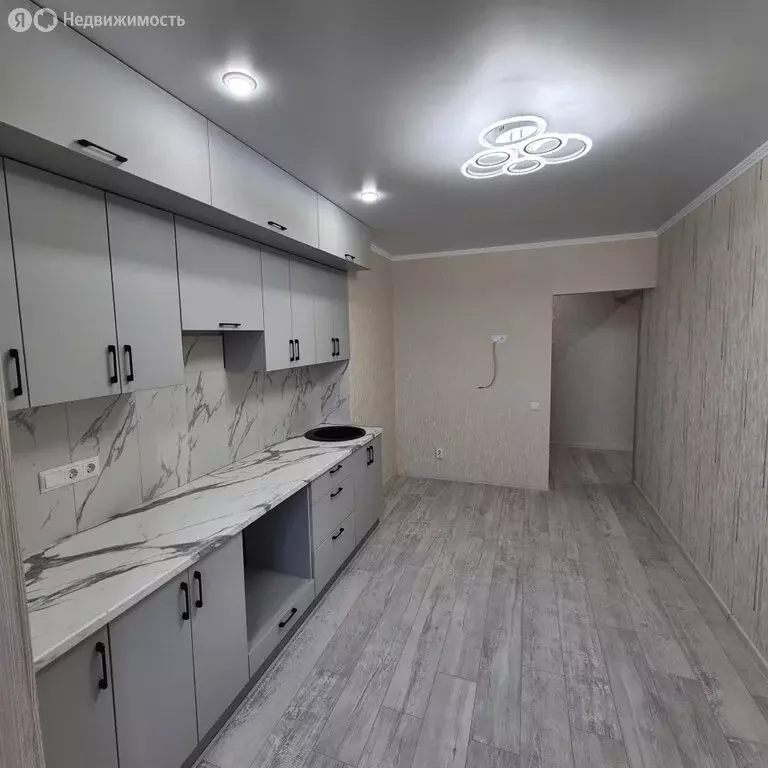 1-комнатная квартира: Чебаркуль, улица Крылова, 85 (39 м) - Фото 1