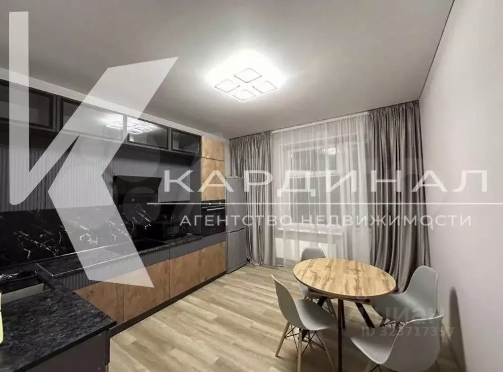 2-к кв. Белгородская область, Старый Оскол Степной мкр, 1 (80.0 м) - Фото 2