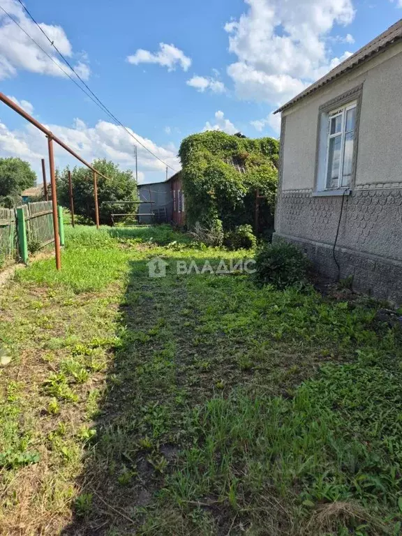 Дом в Воронежская область, Хохольский рп ул. Шуры Лавлинской, 63 (77 ... - Фото 1