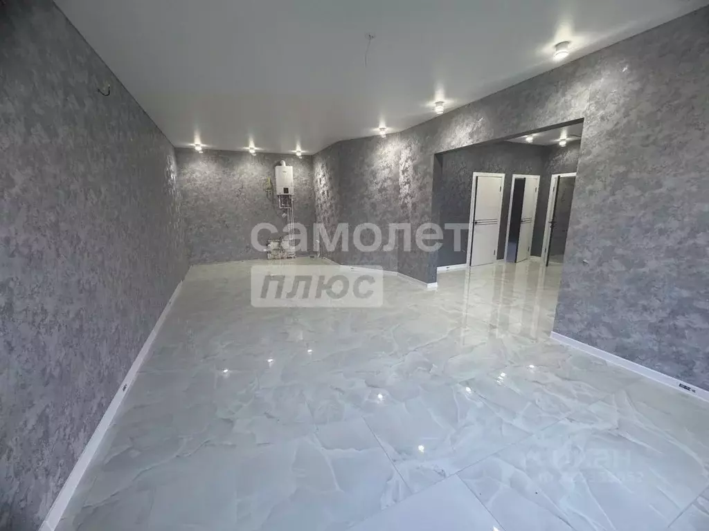 Дом в Краснодарский край, Кореновск 2-й кв-л,  (100 м) - Фото 2