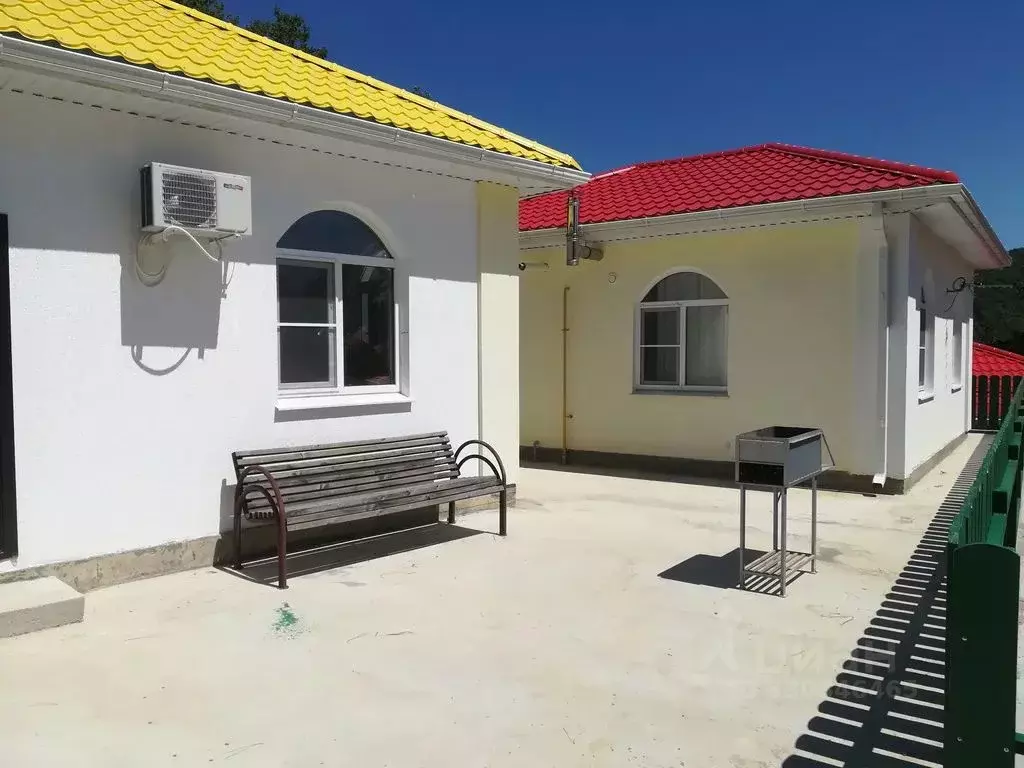 Дом в Краснодарский край, Туапсинский муниципальный округ, с. Небуг, ... - Фото 1