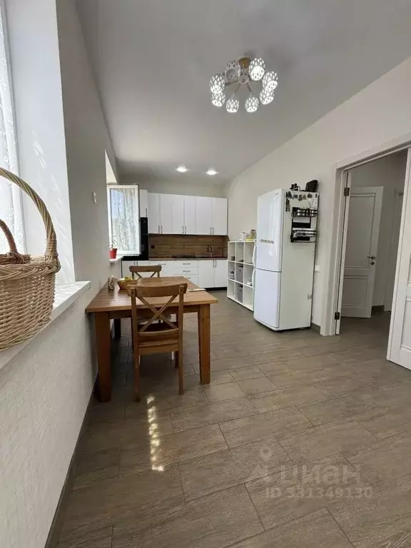 Дом в Краснодарский край, Новокубанск Октябрьская ул. (150 м) - Фото 1
