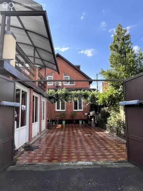 Дом в Ростов-на-Дону, Курортная улица (215.6 м) - Фото 0