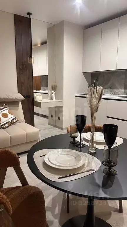 Студия Тюменская область, Тюмень ул. Николая Машарова, 8 (30.0 м) - Фото 1