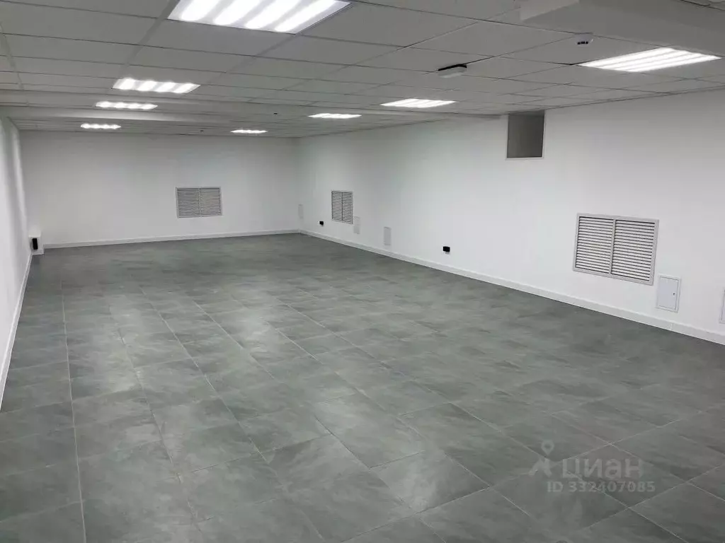 Помещение свободного назначения в Кировская область, Киров ул. ... - Фото 1