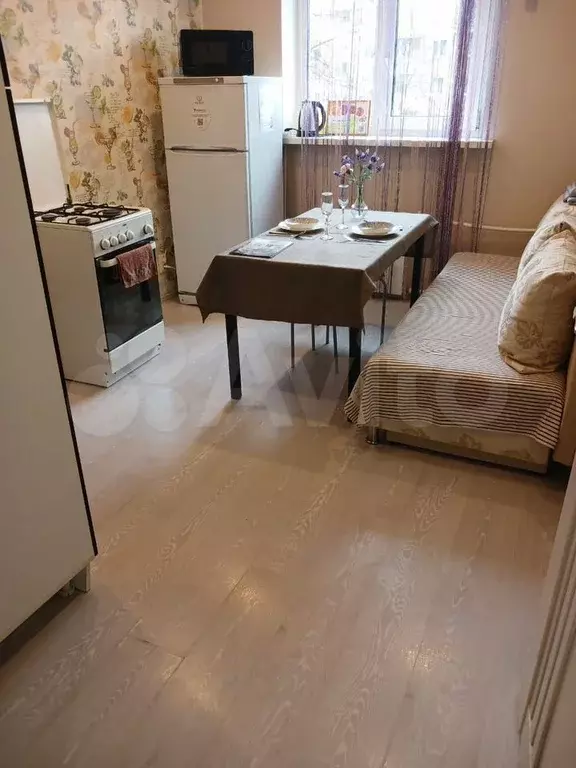 10 и более-к. квартира, 45 м, 7/10 эт. - Фото 1