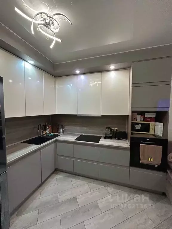 2-к кв. Омская область, Омск ул. Крупской, 13/3 (56.0 м) - Фото 1