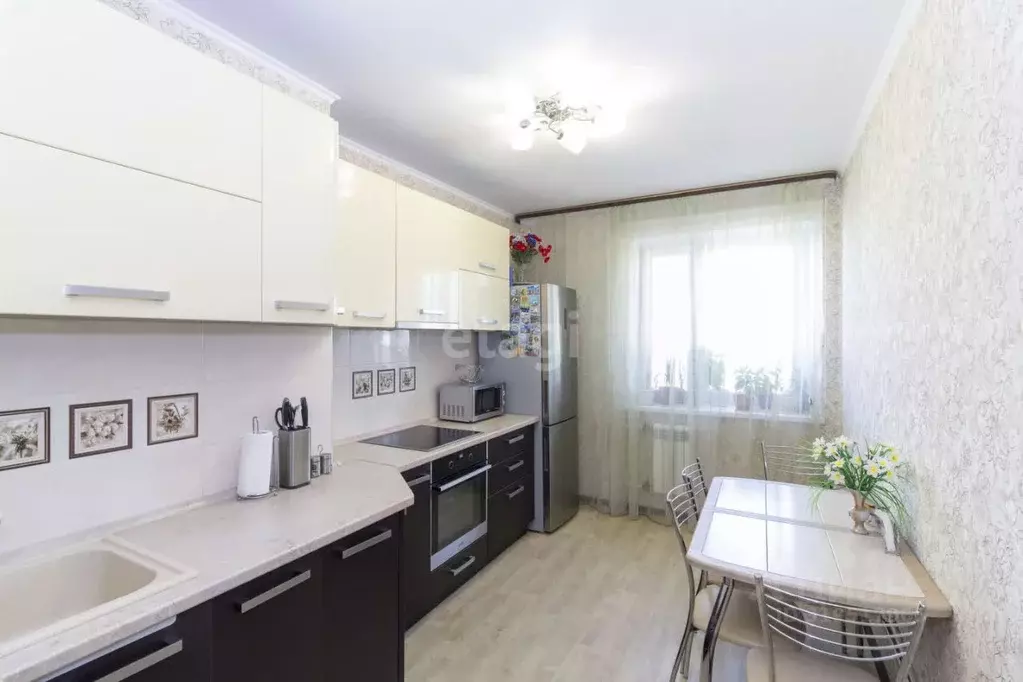 2-к кв. Тюменская область, Тюмень ул. Обдорская, 3 (50.5 м) - Фото 0