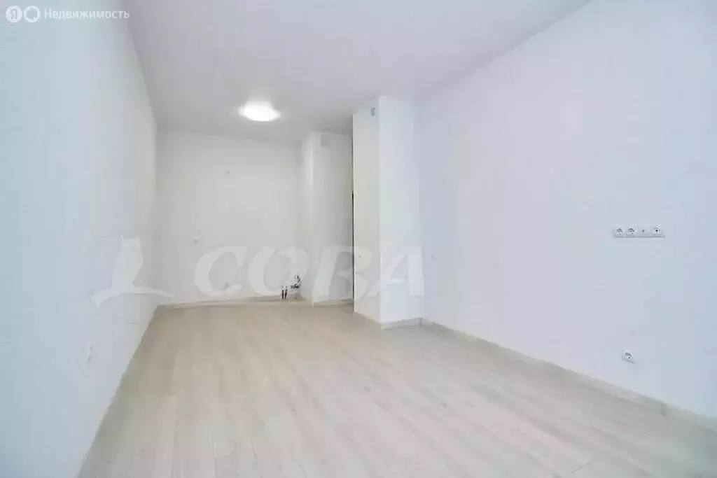 Квартира-студия: Тюмень, улица Тимофея Чаркова, 91 (28.7 м) - Фото 1