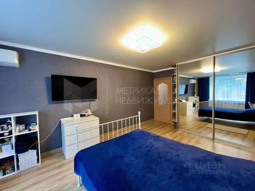 3-к кв. Тюменская область, Тюмень ул. Николая Семенова, 33 (90.4 м) - Фото 0