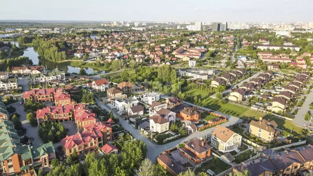 Дом в Тюменская область, Тюмень Веселая ул. (196 м) - Фото 1