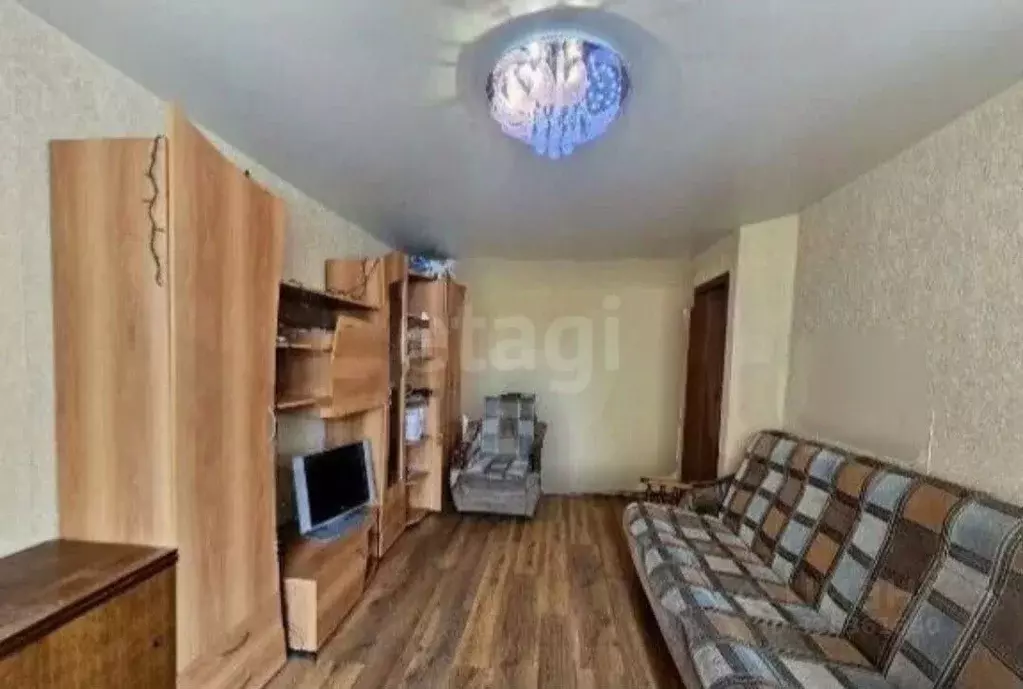 2-к кв. Ярославская область, Рыбинск Волжская наб., 195 (42.6 м) - Фото 0