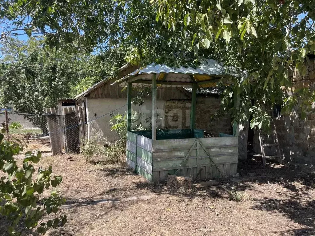 Дом в Крым, Сакский район, Ореховское с/пос, Труд СПК ул. 3-я ... - Фото 1