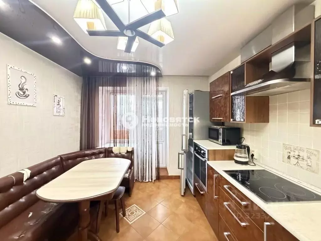 2-к кв. Кировская область, Киров ул. Опарина, 5А (61.4 м) - Фото 1