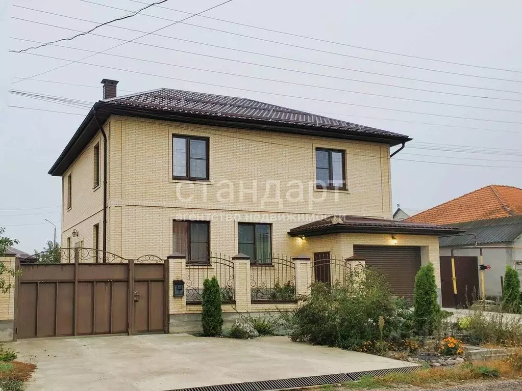 Дом в Ставропольский край, Ессентуки ул. Губина (247 м) - Фото 0