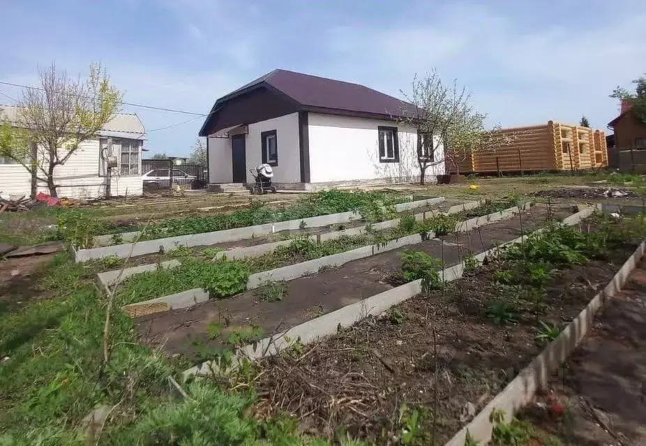 Дом в Оренбургская область, Оренбургский район, Нежинский сельсовет, ... - Фото 1