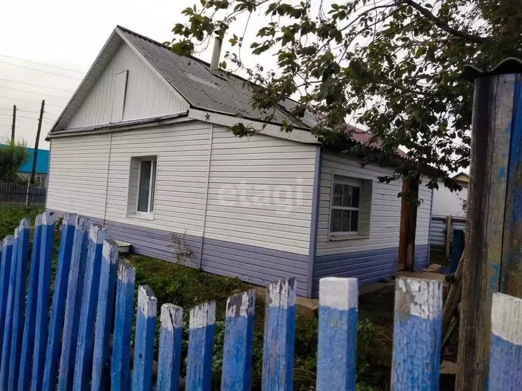 Дом в Нововаршавский район, село Ермак (43 м) - Фото 1