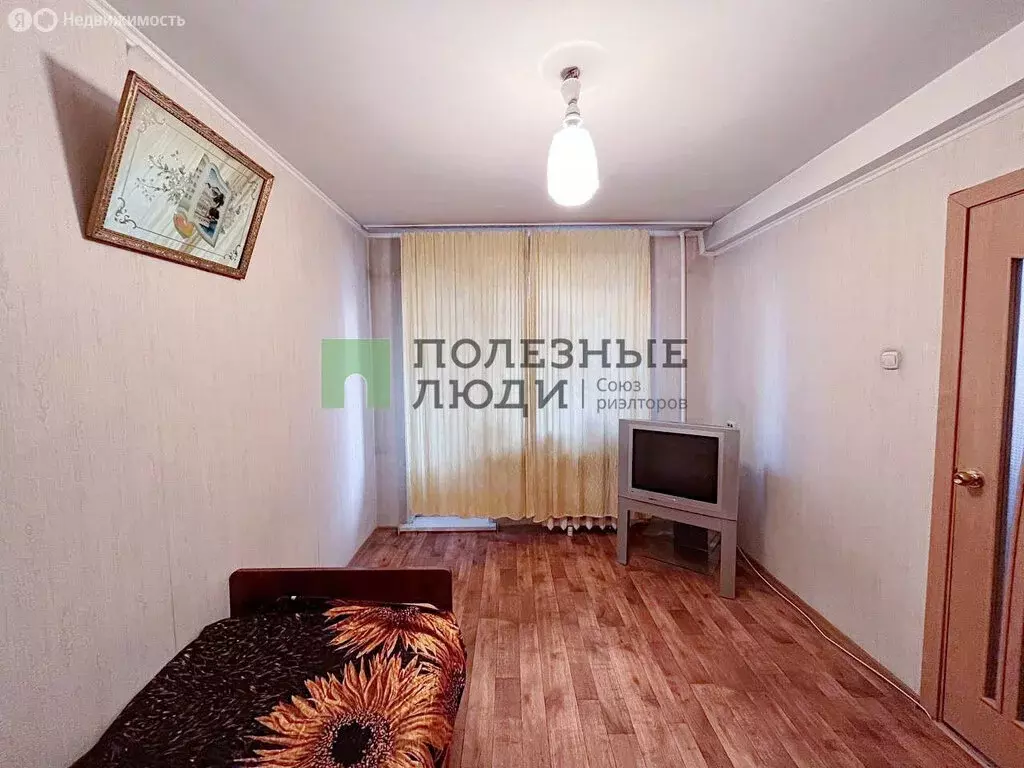 3-комнатная квартира: Красноярск, улица Горького, 36 (56 м) - Фото 0