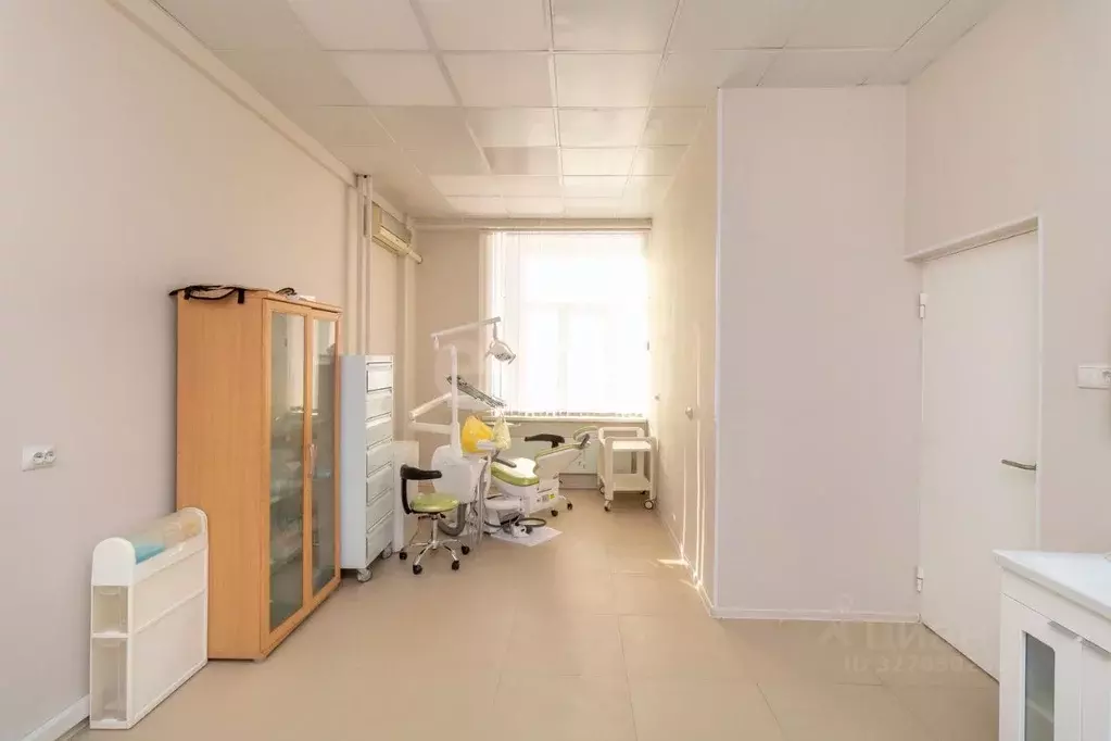 Помещение свободного назначения в Тюменская область, Тюмень ул. ... - Фото 1