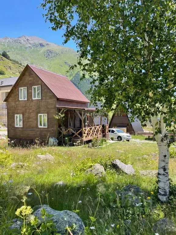 Дом в Кабардино-Балкария, Эльбрусский район, с. Терскол ул. ... - Фото 1