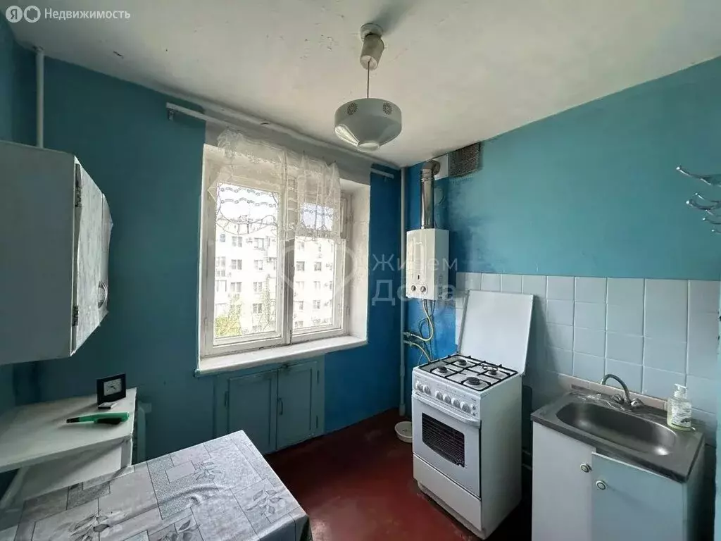 3-комнатная квартира: Волгоград, улица Кирова, 109 (51.1 м) - Фото 2