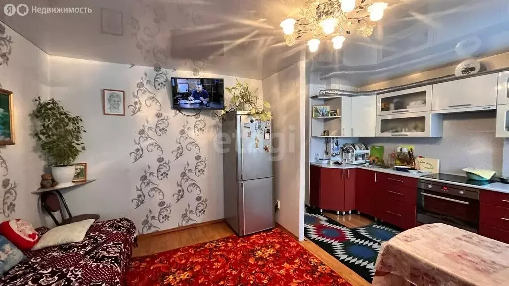 3-комнатная квартира: Ирбит, улица Коммуны, 111 (61.3 м) - Фото 0