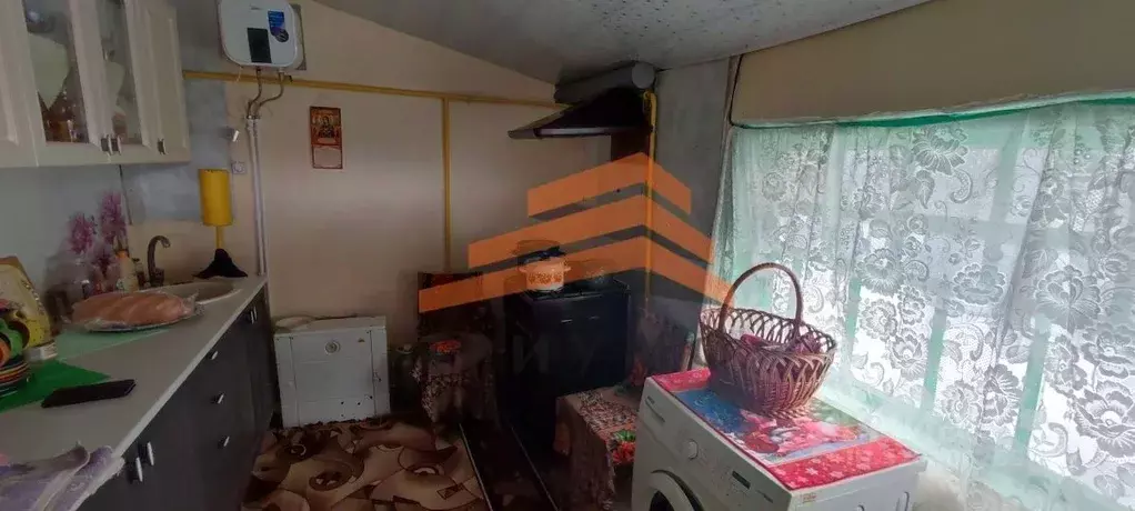 Дом в Крым, Кировский район, с. Яркое Поле ул. Привокзальная (50 м) - Фото 2