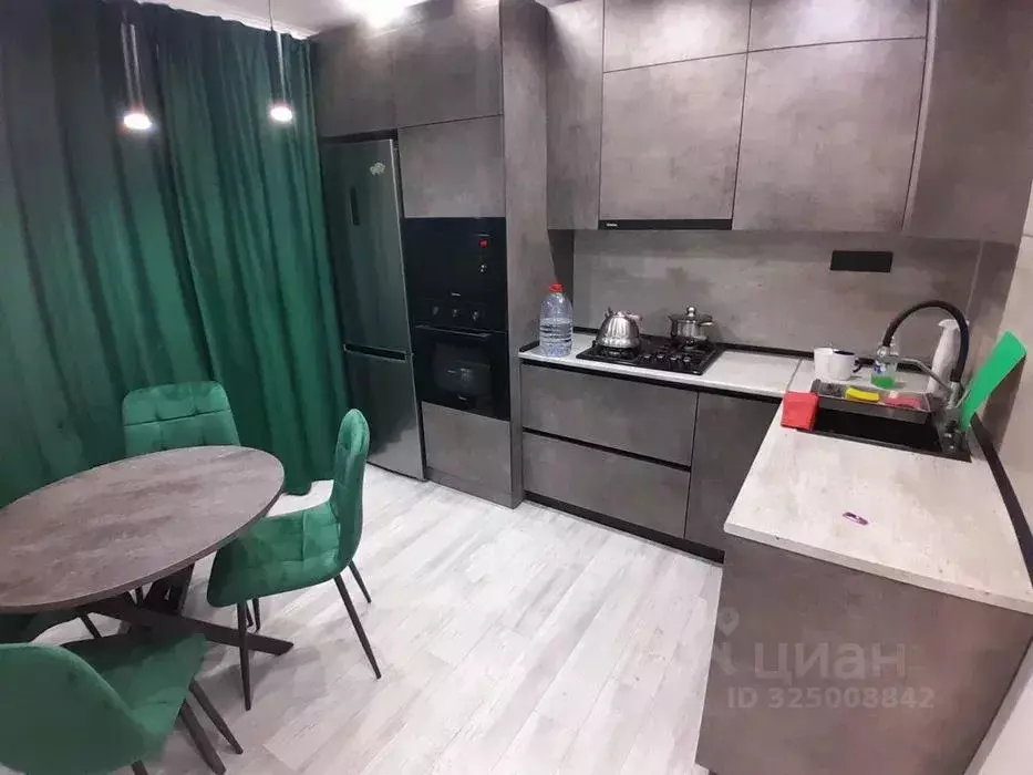 2-к кв. Татарстан, Казань ул. Карла Фукса, 12 (60.0 м) - Фото 1