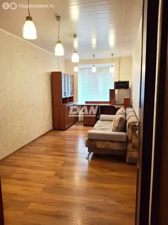 3-комнатная квартира: Еманжелинск, улица Чкалова, 8 (58 м) - Фото 1