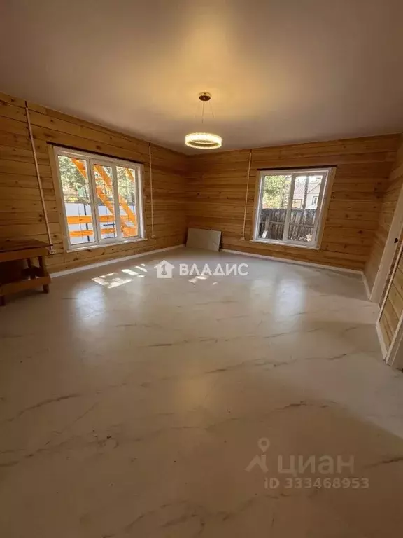 Дом в Бурятия, Улан-Удэ Тепличный мкр, 13-й кв-л,  (200 м) - Фото 2