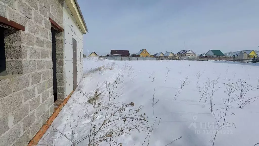 Участок в Башкортостан, Кушнаренковский сельсовет, с. Кушнаренково ул. ... - Фото 1