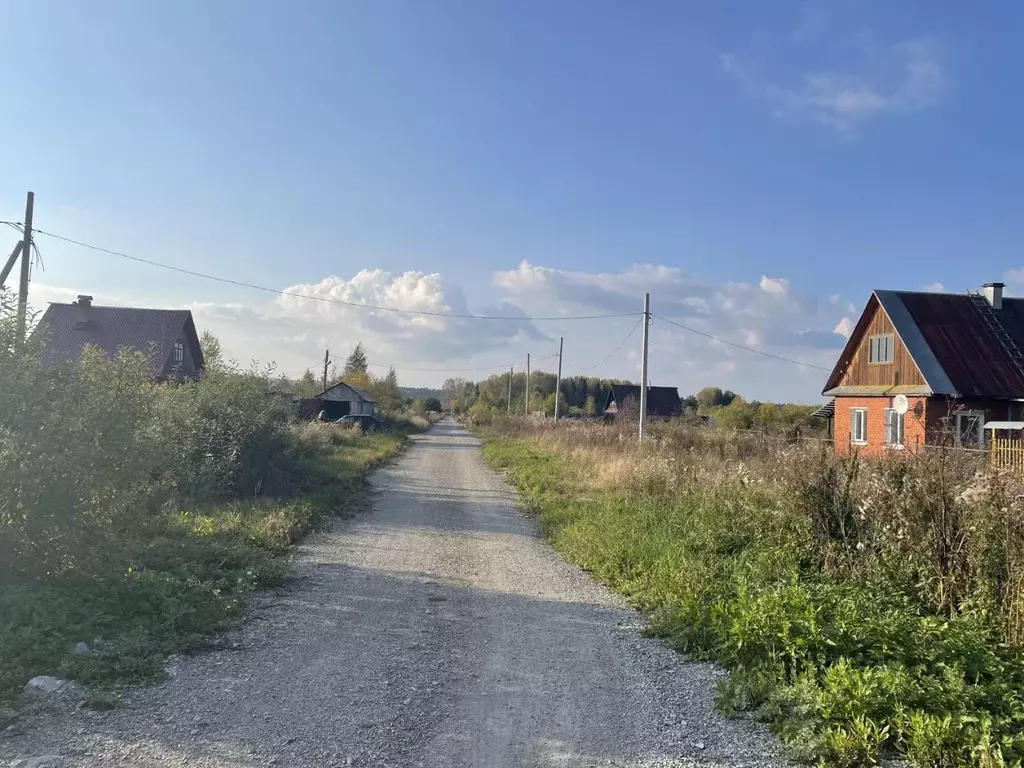 Участок в Свердловская область, Первоуральск городской округ, пос. ... - Фото 1
