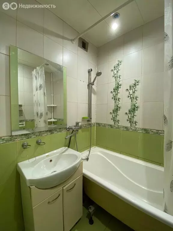 3-комнатная квартира: Невинномысск, Революционная улица, 28 (66.6 м) - Фото 1