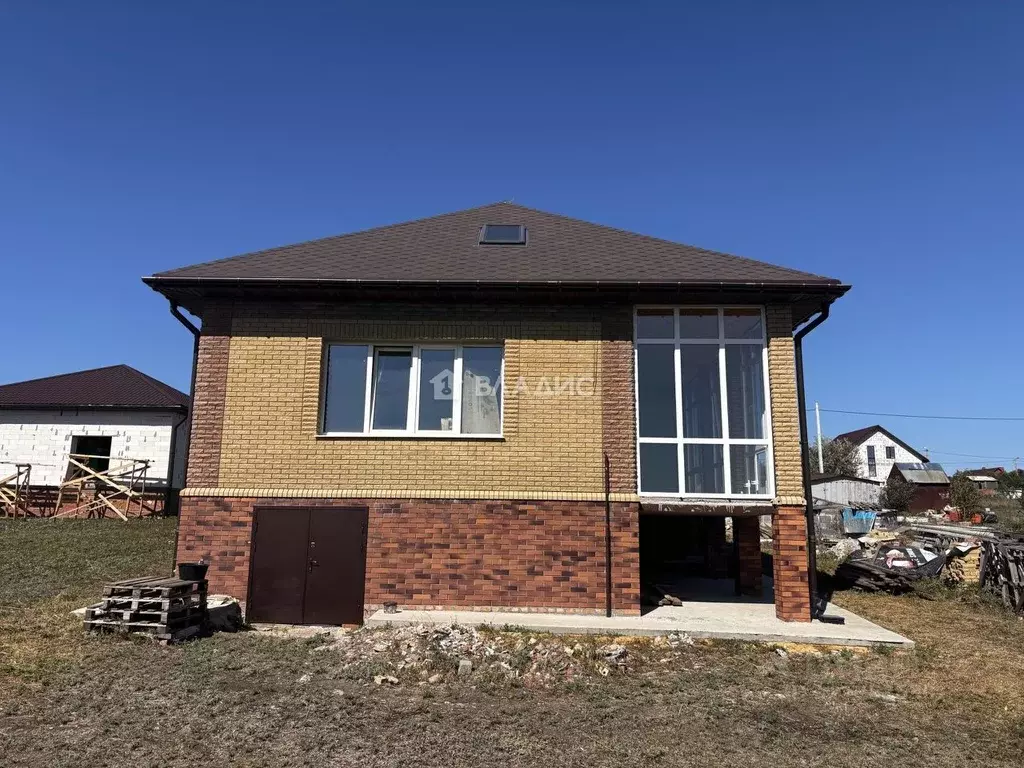 Дом в Белгородская область, Белгород пер. Памятный, 1 (113 м) - Фото 1