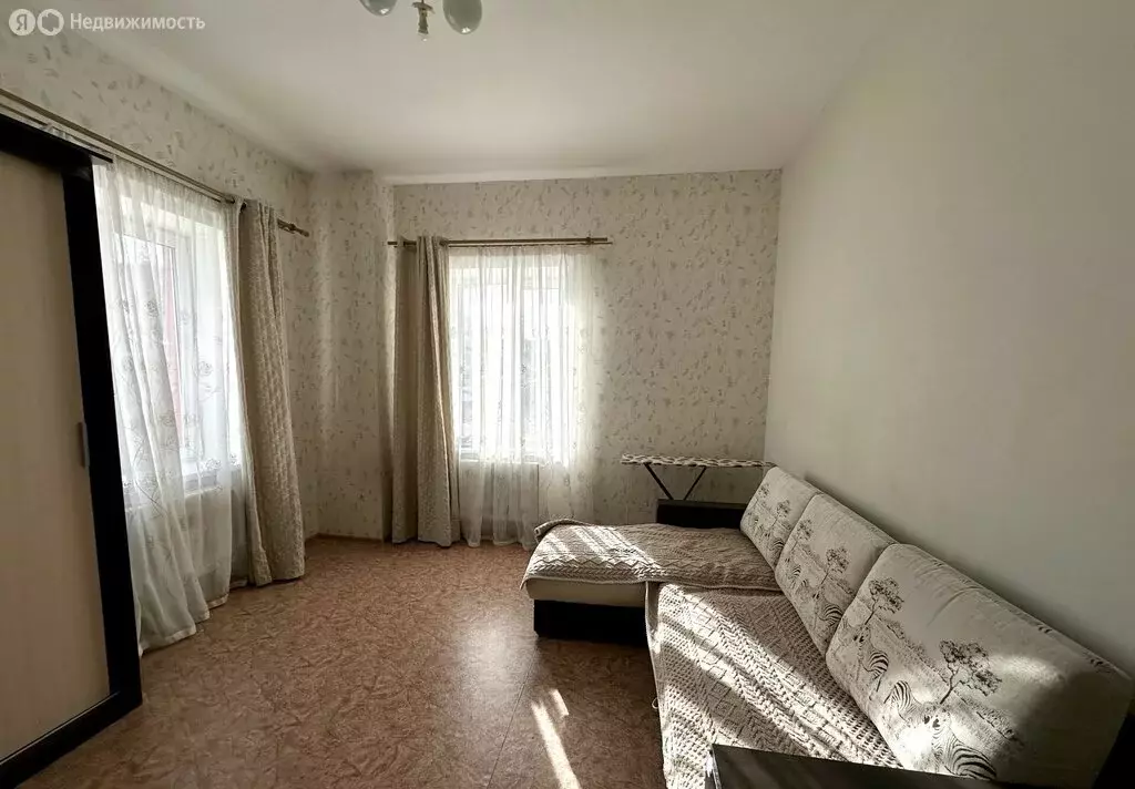 3-комнатная квартира: Пермь, улица Крылова, 15А (61.2 м) - Фото 1