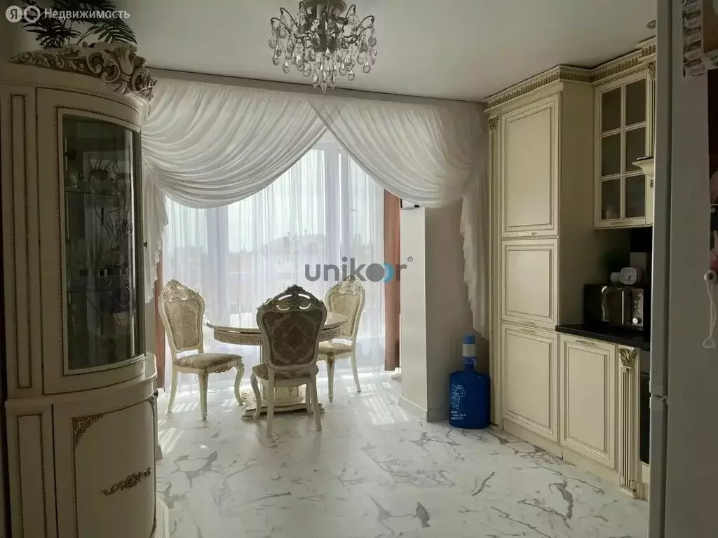 2-комнатная квартира: Благовещенск, улица Комарова, 25 (70.4 м) - Фото 2